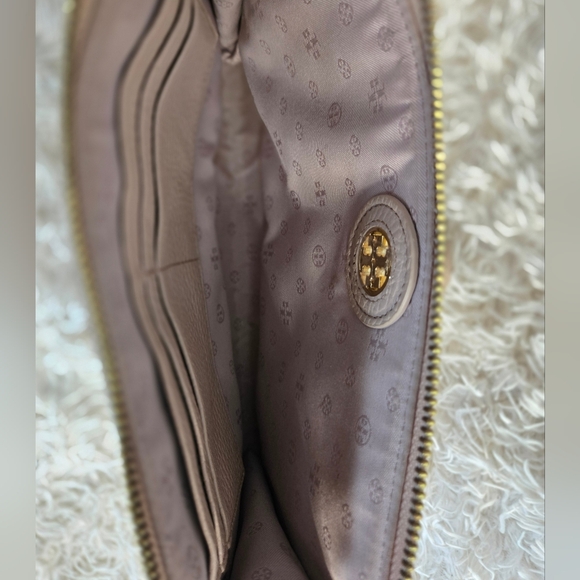 Tory Burch Crossbody - Picture 13 of 17